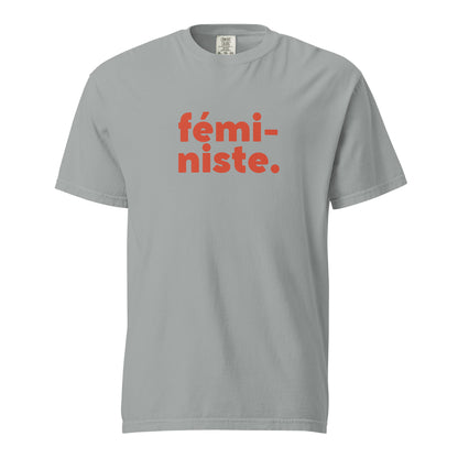 Granite T-shirt, front view with red "fÃ©mi-niste." lettering.