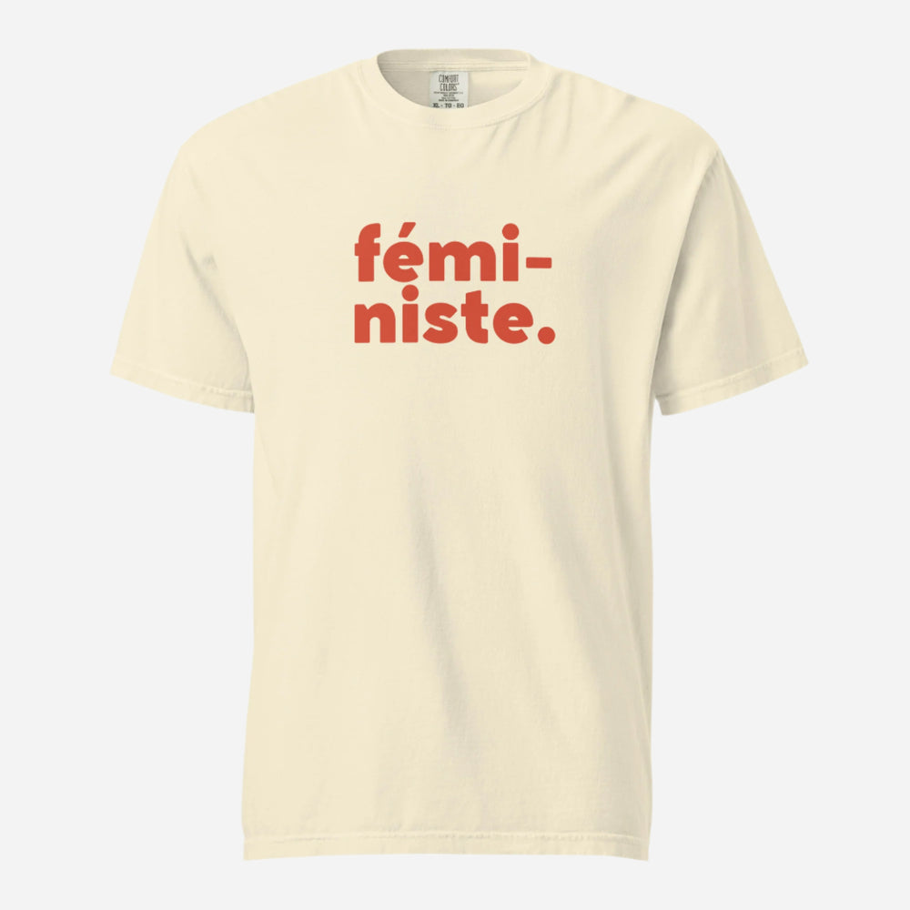 Ivory T-shirt, front view with red "fÃ©mi-niste." lettering.