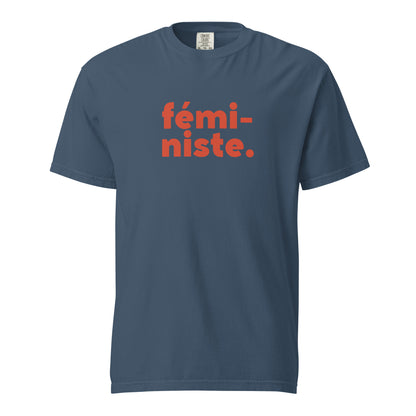Midnight T-shirt, front view with red "fÃ©mi-niste." lettering.